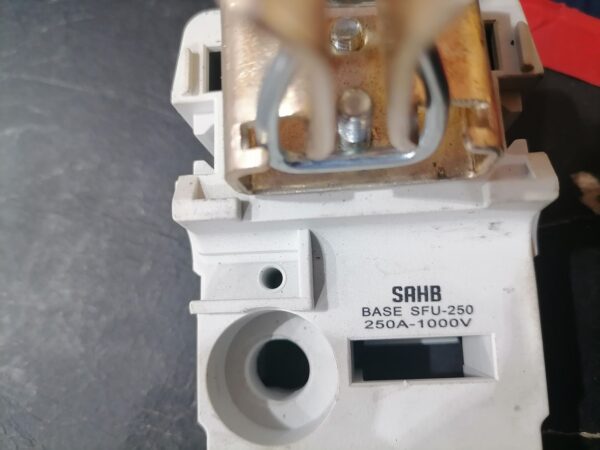 SAHB SFU-250 Fuse Base 250A 1000V SAHB SFU-250 Fuse Base 250A 1000V