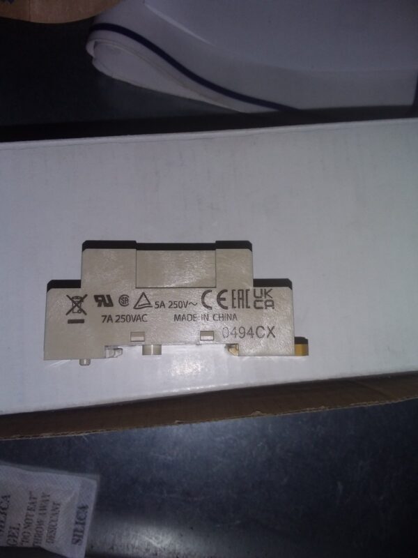 Omron PYF14A-E 14-Pin DIN Rail Relay Sockets – Lot of ~5-6 Units, Near-New