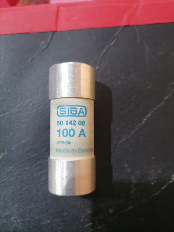 SIBA 100A 700V URZ Ultra-Rapid Semiconductor Fuse 50 142 06 – NOS